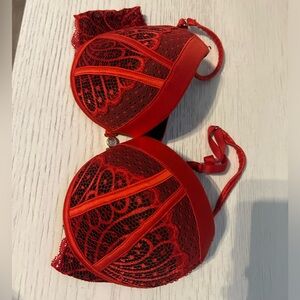 Red and black la vie en rose push up